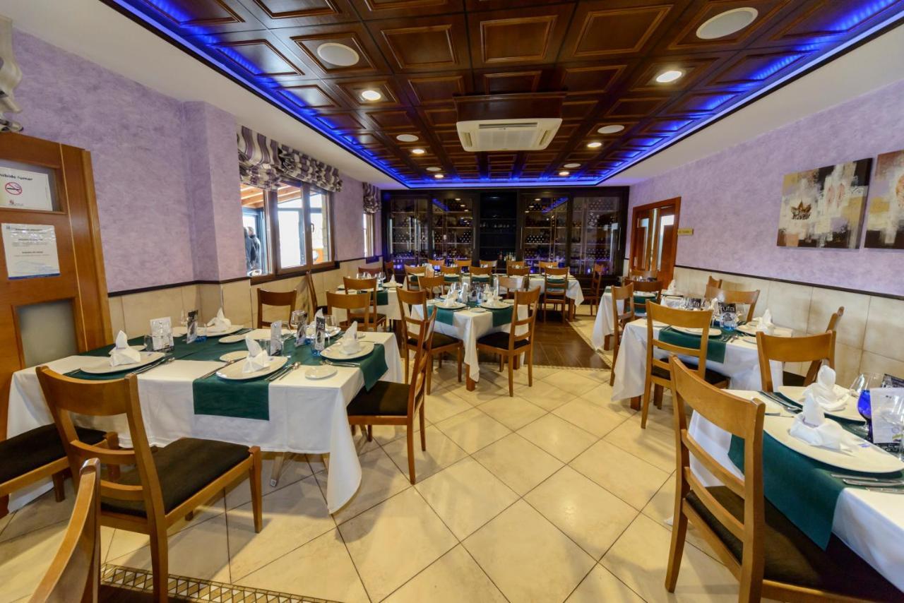 Hotel La Barrosa Abejar Exterior photo