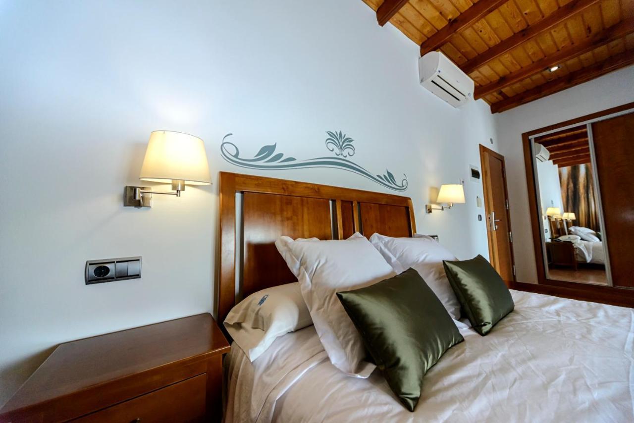 Hotel La Barrosa Abejar Exterior photo